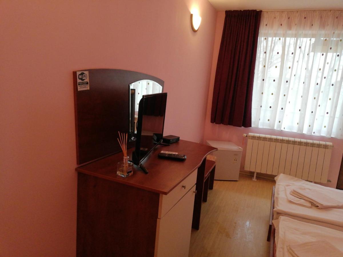 Bar & Guests Room Ela Близнаци Стая снимка